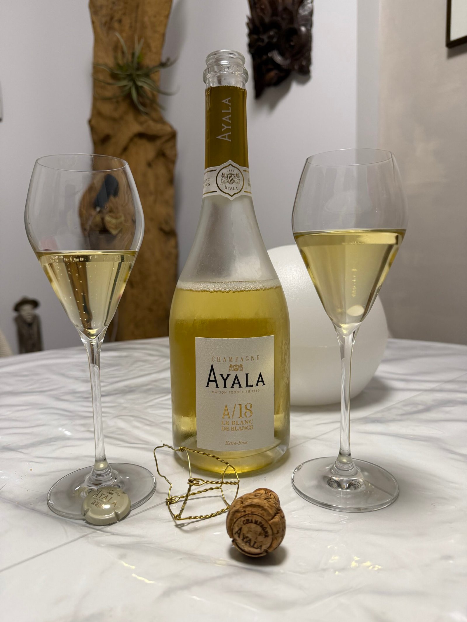 Bouteille Ayala A/18 en dégustation