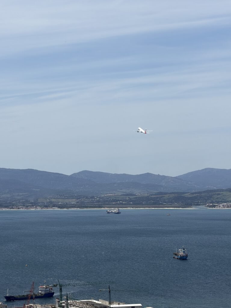 Avionneuse qui décolle de Gibraltar