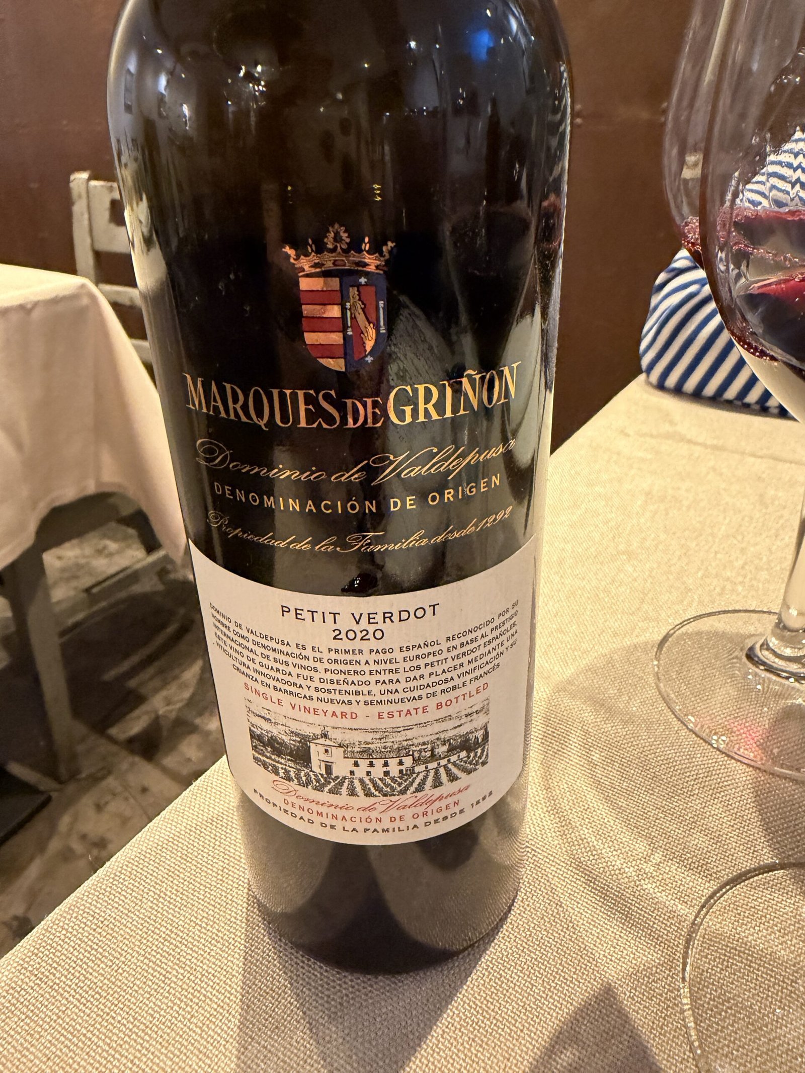 Bouteille de Marqués de Griñón Petit Verdot 2020 au restaurant Albor à Madrid
