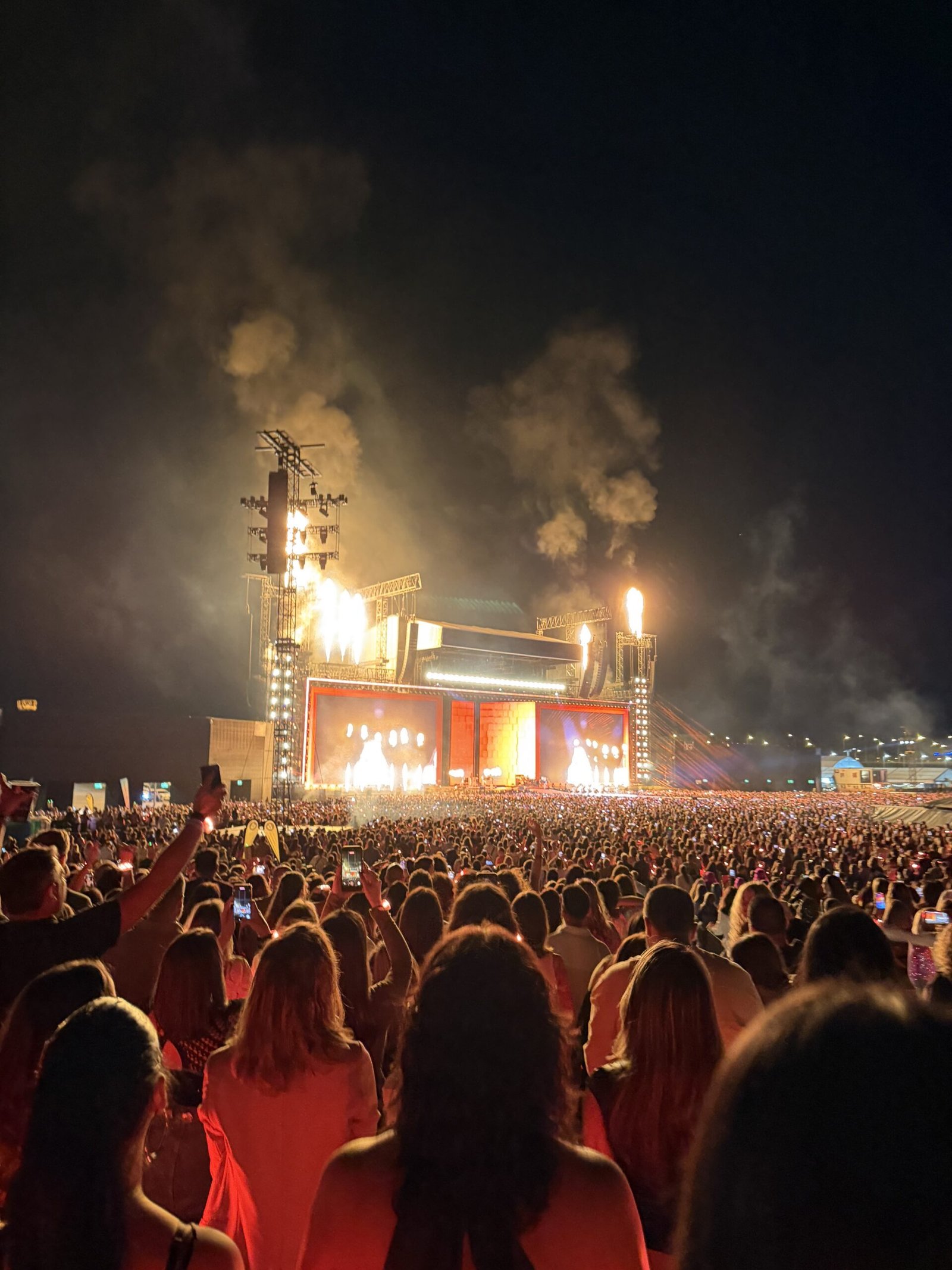 Flammes sur la scène du concert de Shakira à Madrid